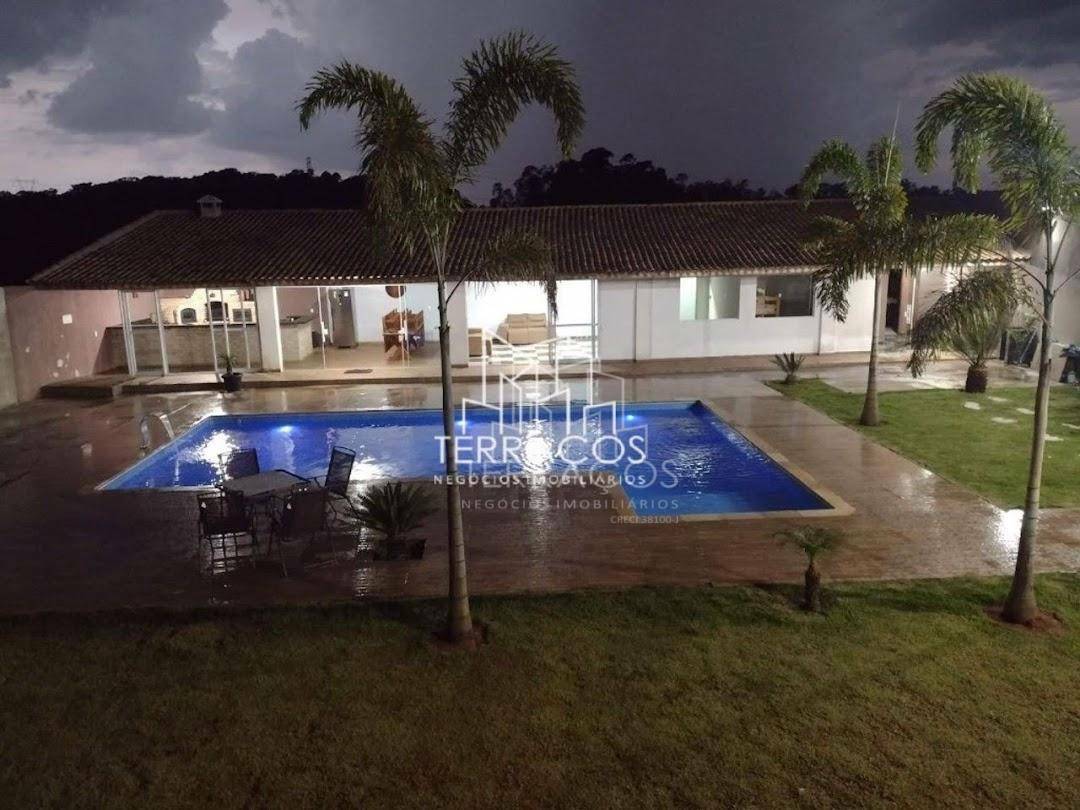 Casa à venda com 2 quartos, 750m² - Foto 1