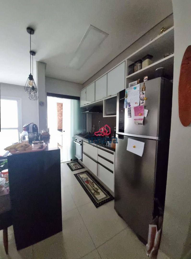 Apartamento à venda com 2 quartos, 72m² - Foto 3