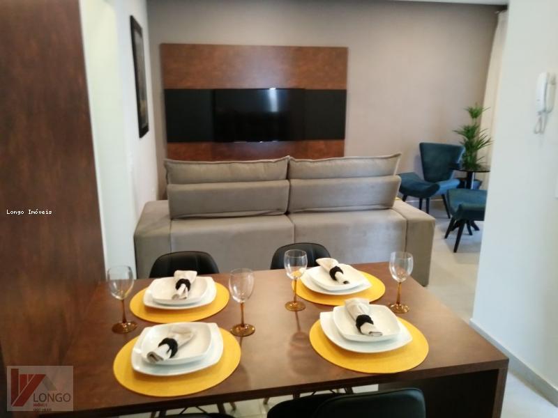 Apartamento à venda com 2 quartos, 77m² - Foto 4