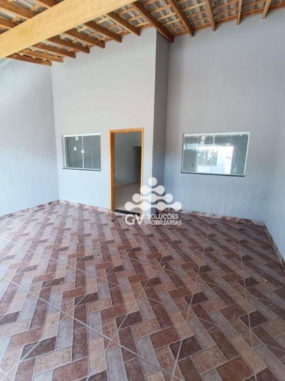 Casa à venda com 3 quartos, 88m² - Foto 2