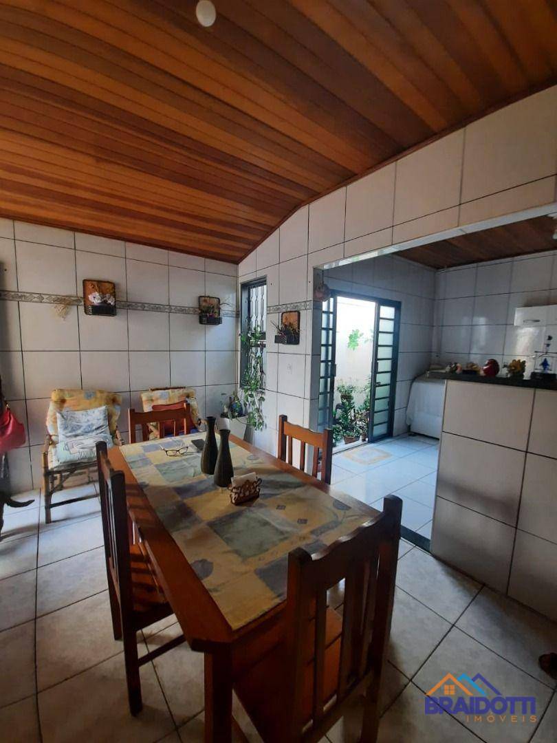 Casa à venda com 2 quartos, 90m² - Foto 18