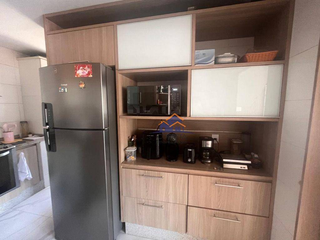 Apartamento à venda com 3 quartos, 221m² - Foto 20