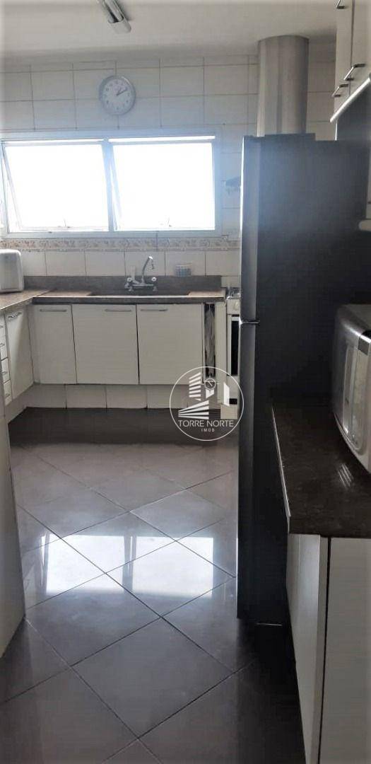 Apartamento à venda com 4 quartos, 240m² - Foto 32