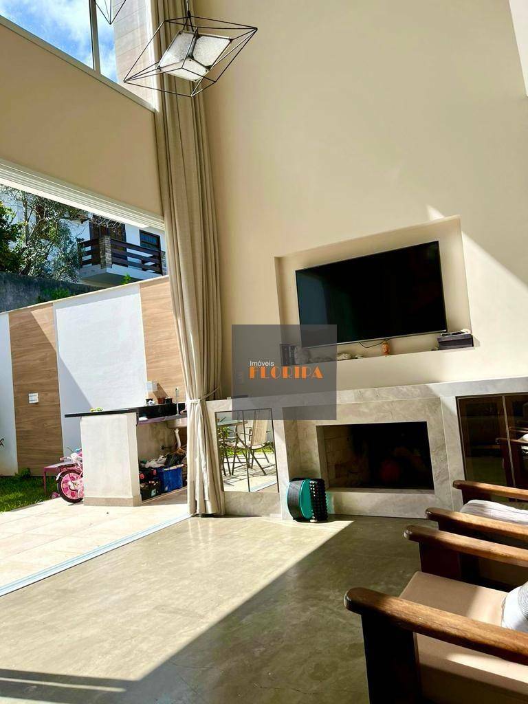 Casa à venda com 4 quartos, 163m² - Foto 12