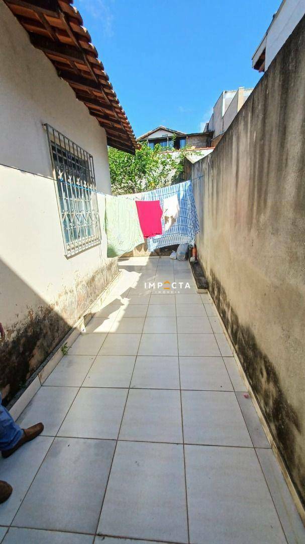 Casa à venda com 3 quartos, 197m² - Foto 21
