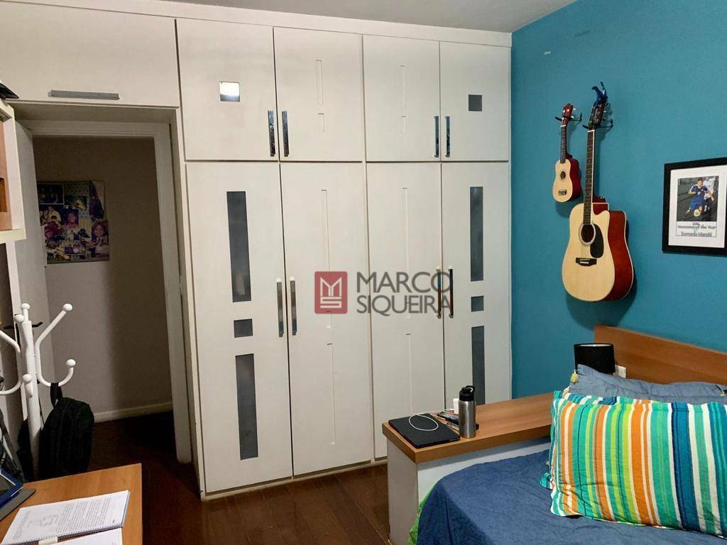 Apartamento à venda com 4 quartos, 230m² - Foto 9