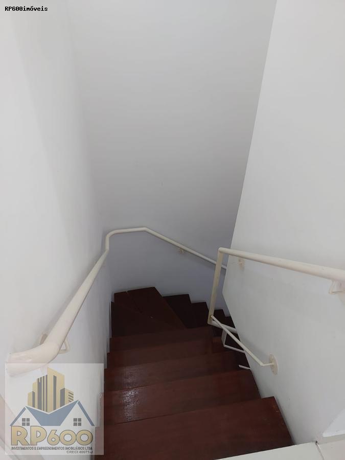 Casa à venda com 2 quartos, 60m² - Foto 11