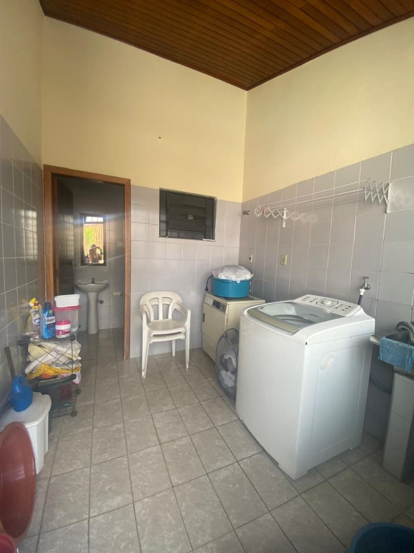 Casa à venda com 3 quartos, 235m² - Foto 15