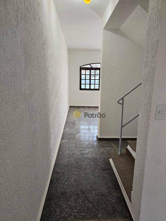 Sobrado à venda com 2 quartos, 174m² - Foto 20