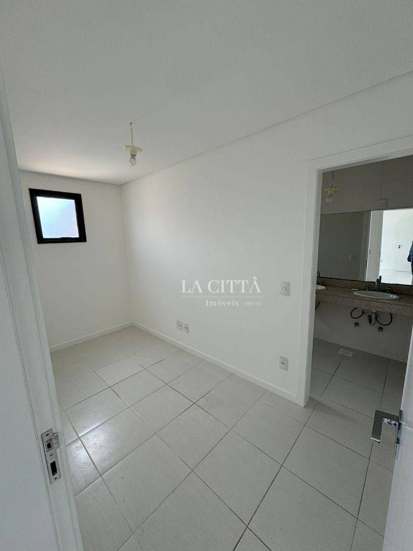 Apartamento à venda com 4 quartos, 237m² - Foto 27