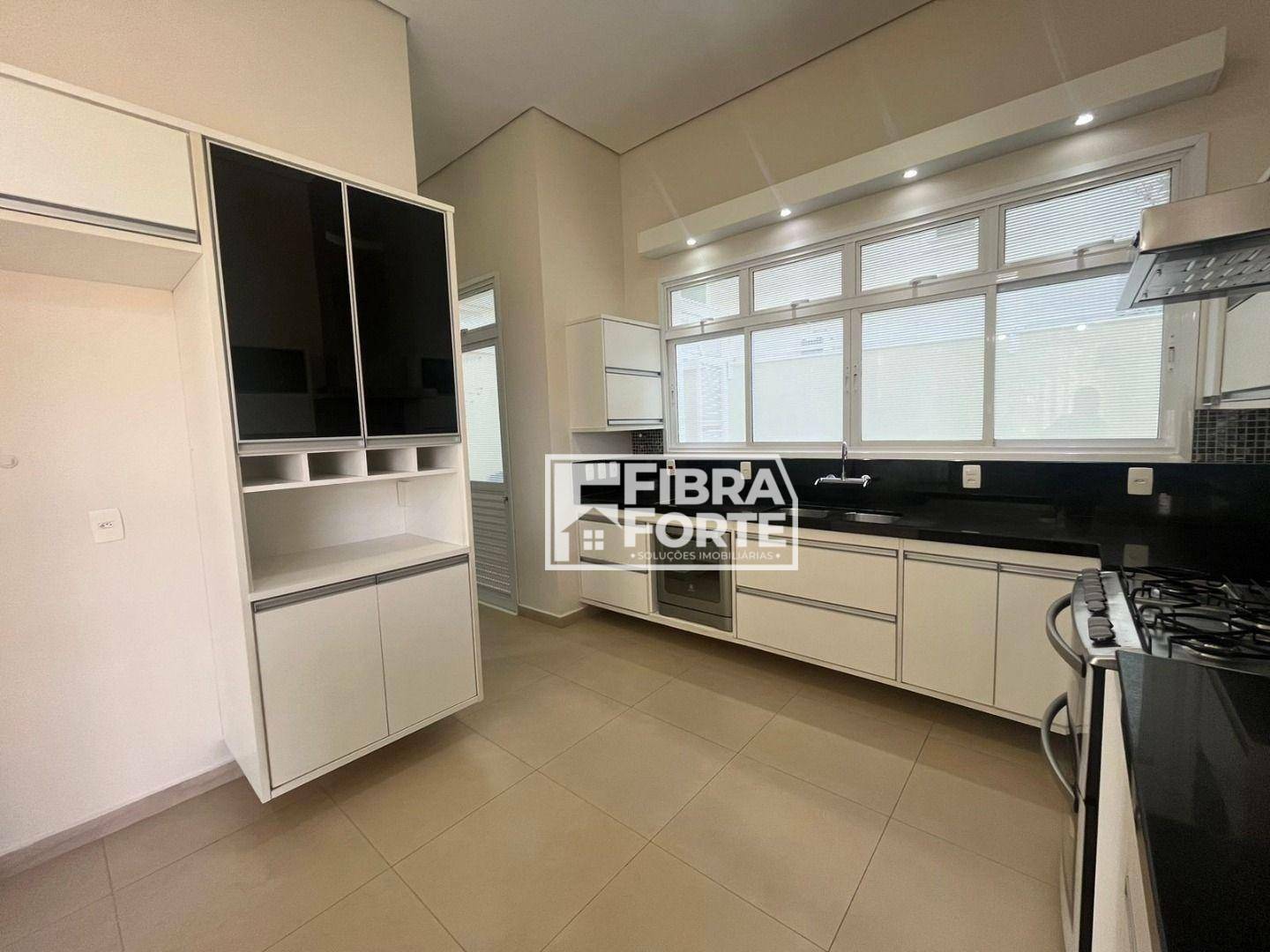 Casa de Condomínio para alugar com 3 quartos, 267m² - Foto 11