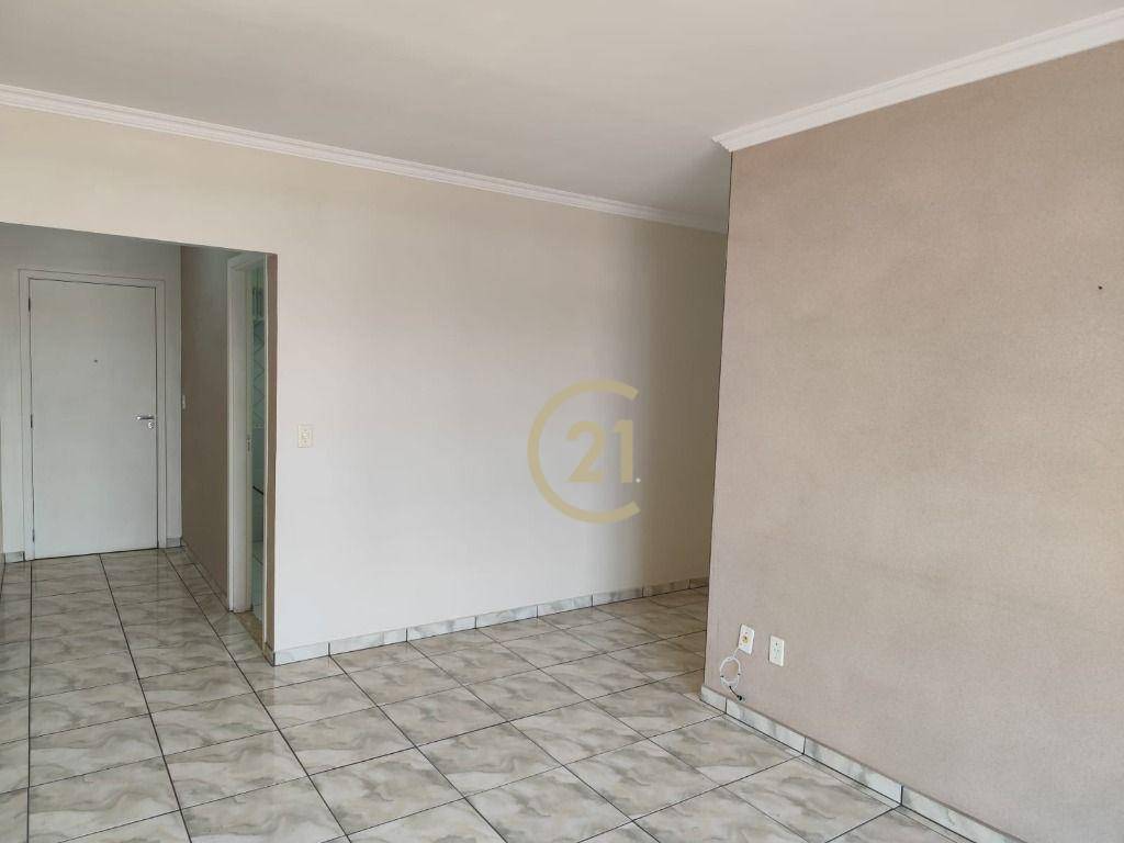 Apartamento à venda com 3 quartos, 96m² - Foto 4