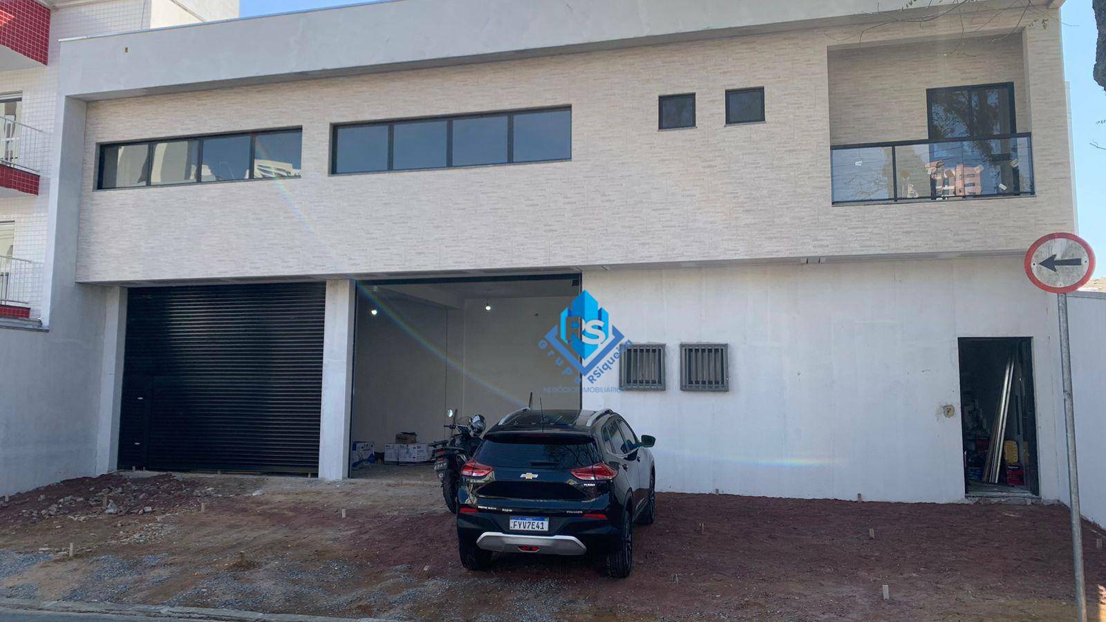 Depósito-Galpão-Armazém à venda, 219m² - Foto 1