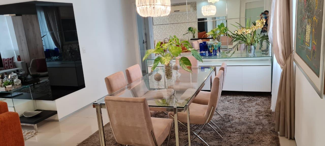 Apartamento à venda com 3 quartos, 220m² - Foto 3