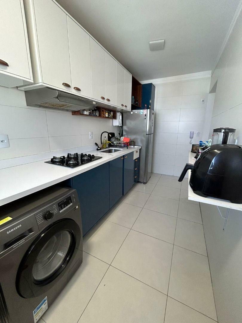 Apartamento à venda com 2 quartos, 70m² - Foto 13