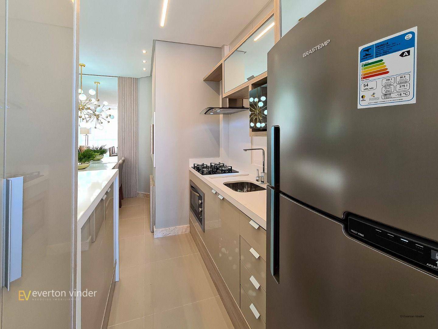 Apartamento à venda com 2 quartos, 77m² - Foto 9