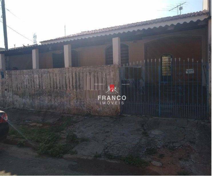 Casa à venda com 2 quartos, 132m² - Foto 1