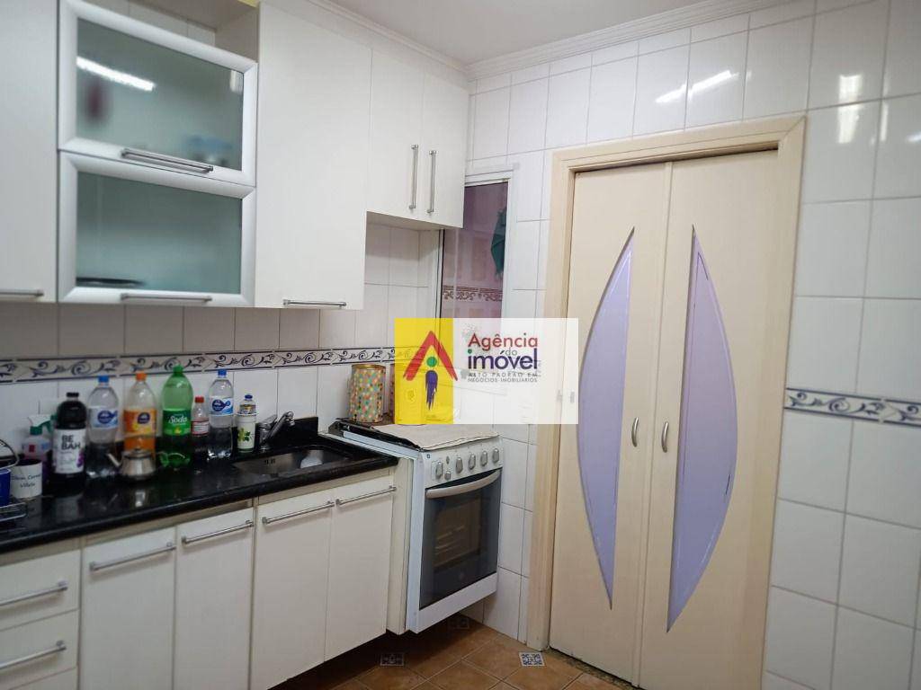 Sobrado à venda com 4 quartos, 120m² - Foto 8