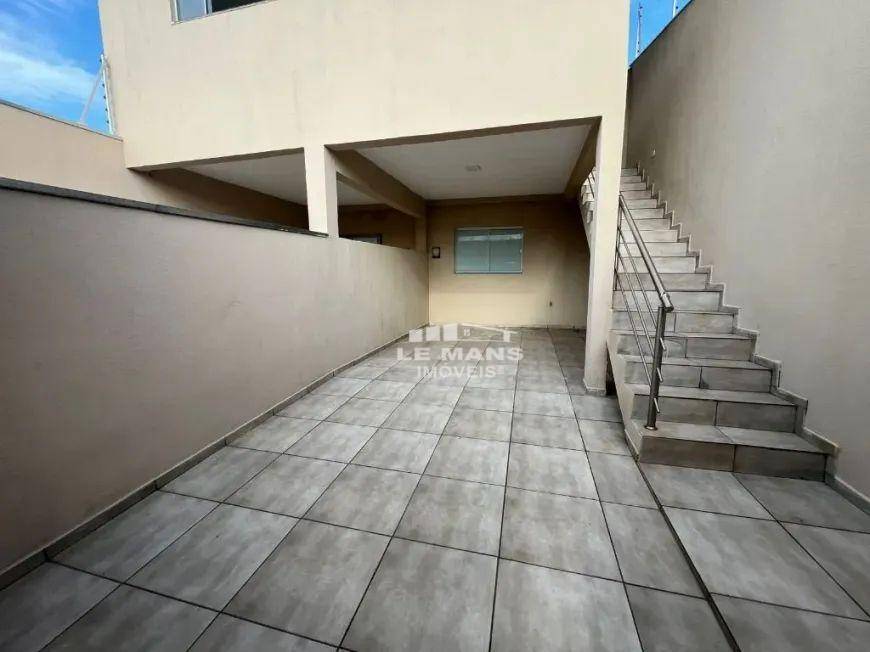Casa para alugar com 3 quartos, 70m² - Foto 3