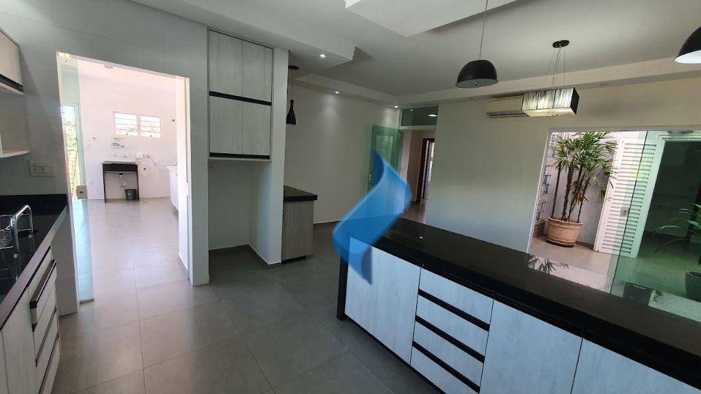 Casa à venda com 3 quartos, 355m² - Foto 32