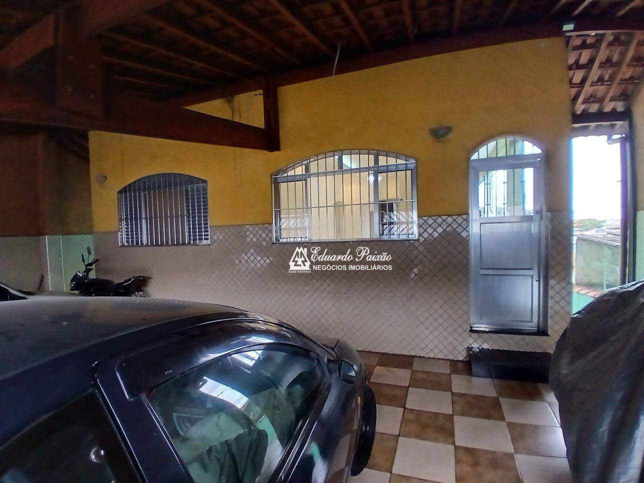 Casa para alugar com 4 quartos, 130m² - Foto 1