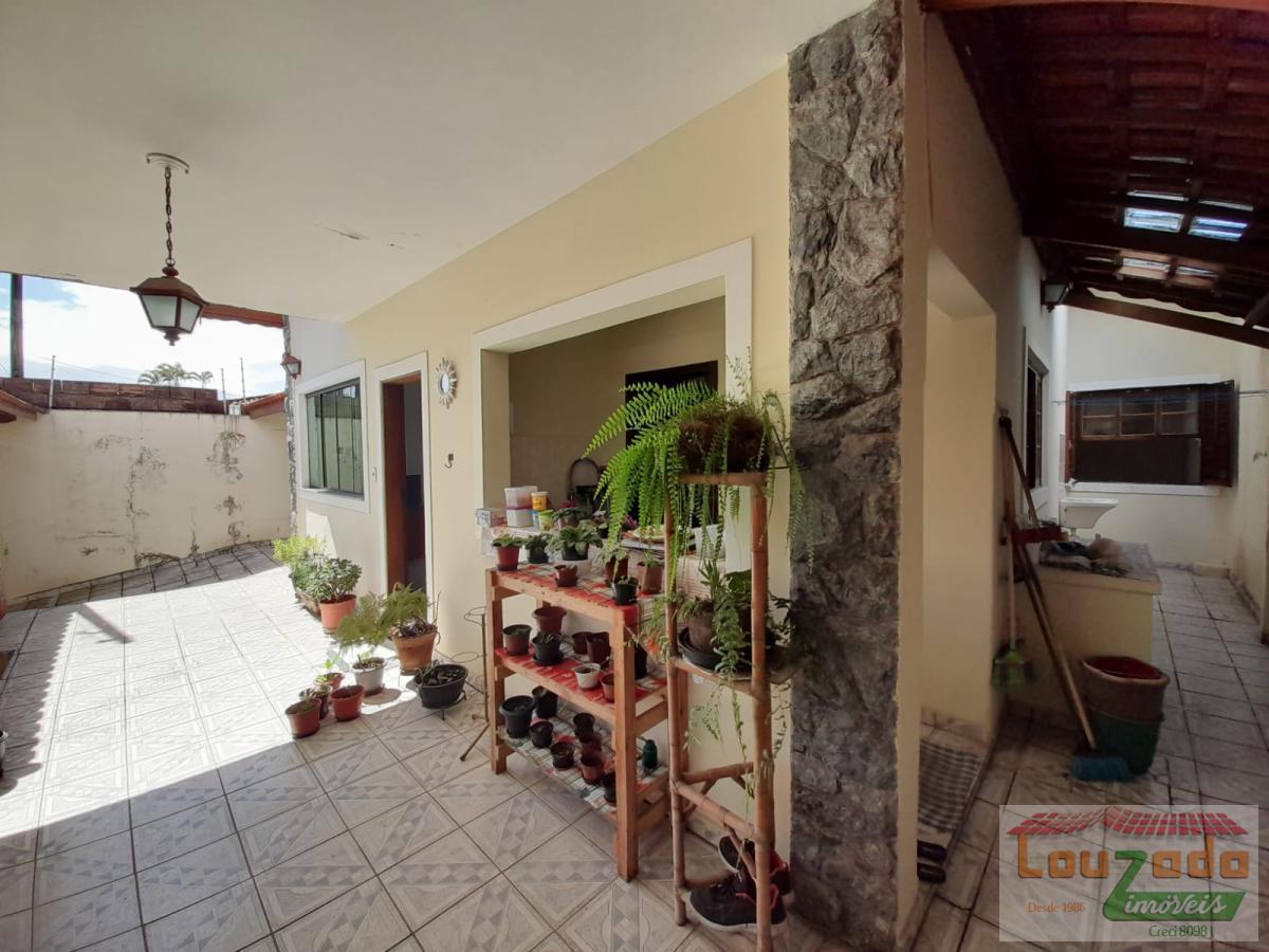 Casa à venda com 3 quartos, 188m² - Foto 2