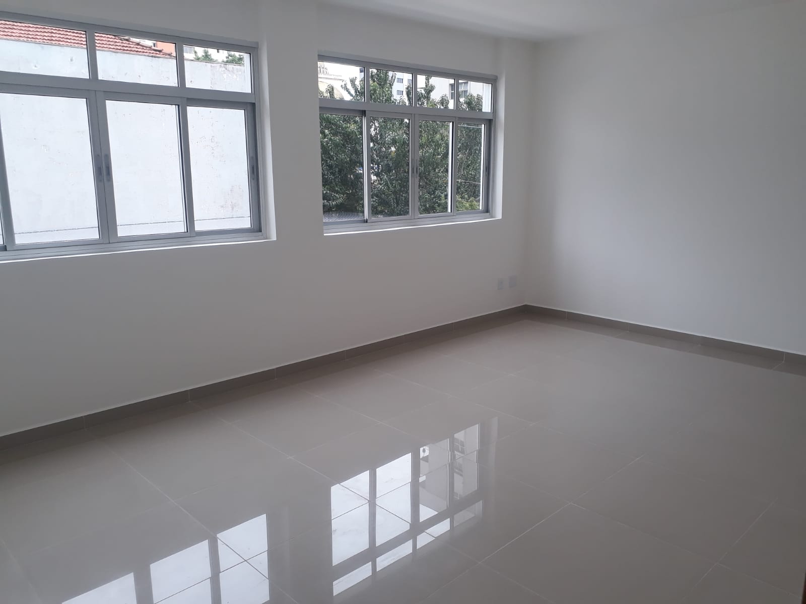 Apartamento à venda com 3 quartos, 103m² - Foto 1