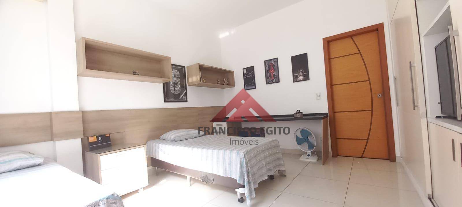 Apartamento à venda com 3 quartos, 180m² - Foto 11