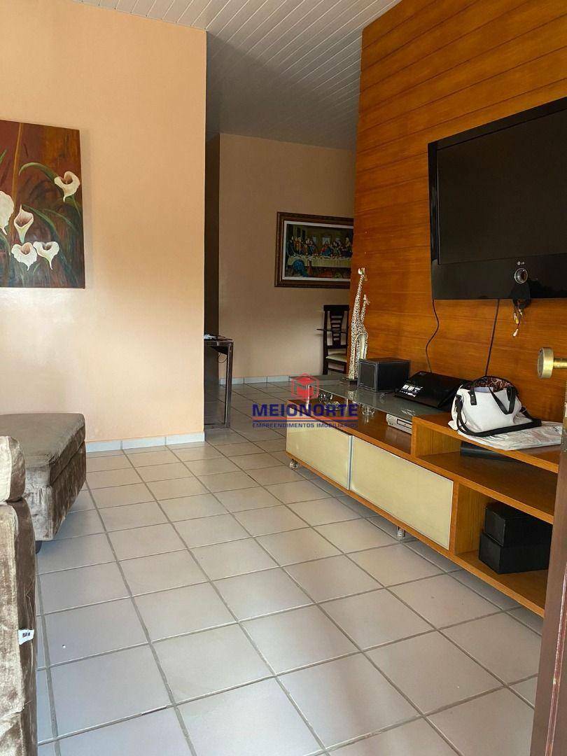 Casa à venda com 5 quartos, 300m² - Foto 2