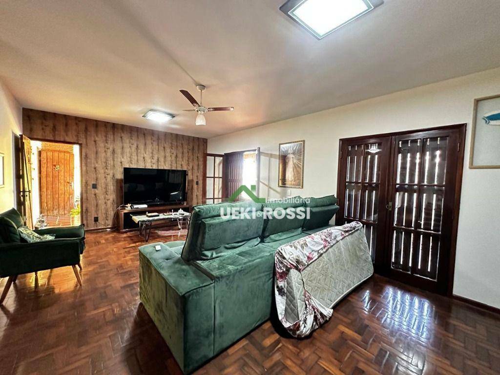 Casa à venda com 4 quartos, 225m² - Foto 10