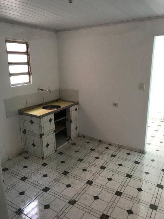 Casa para alugar com 1 quarto, 40m² - Foto 4