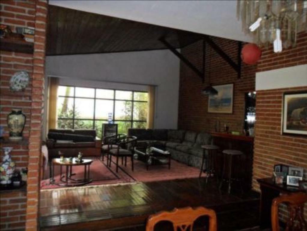 Casa à venda com 3 quartos, 300m² - Foto 2