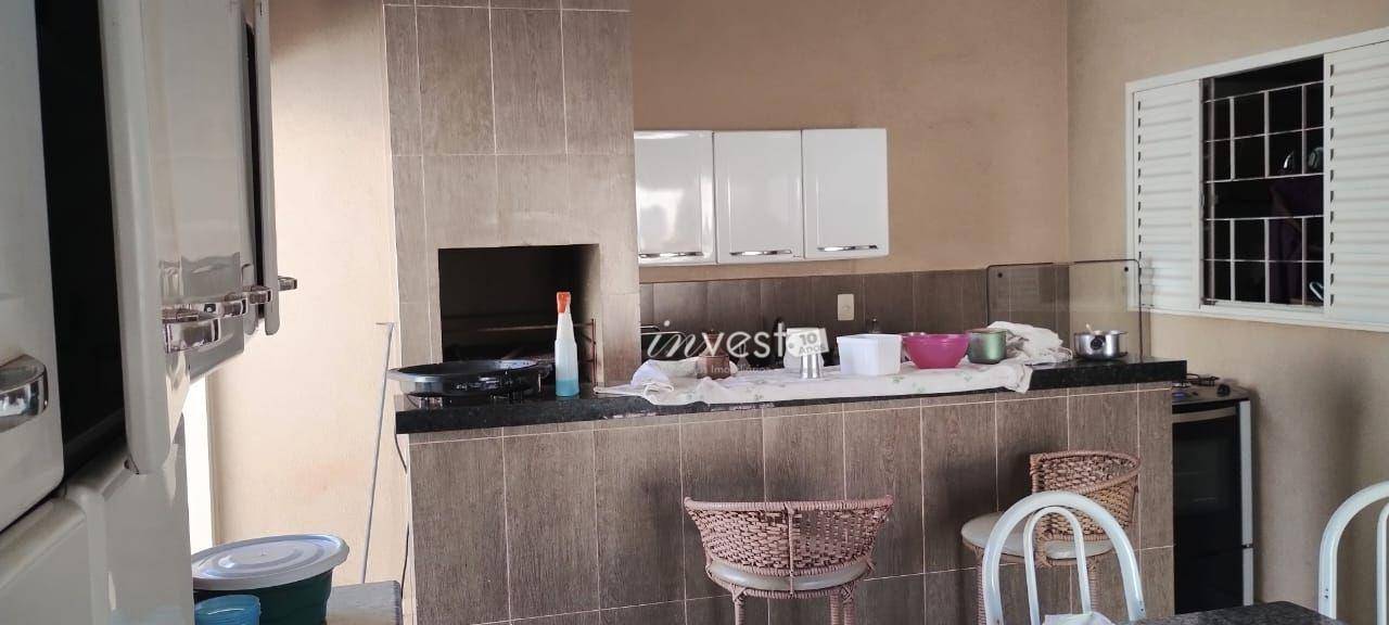 Casa à venda com 3 quartos, 242m² - Foto 18