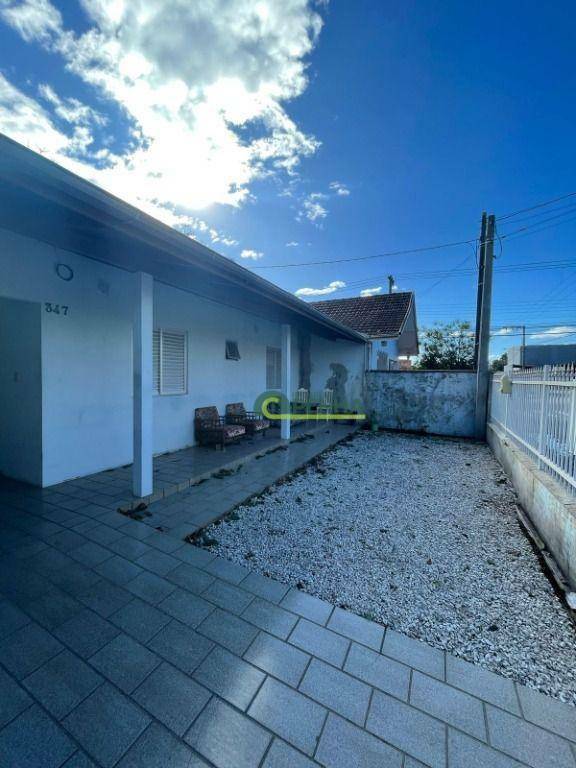 Casa para alugar com 3 quartos, 100m² - Foto 2