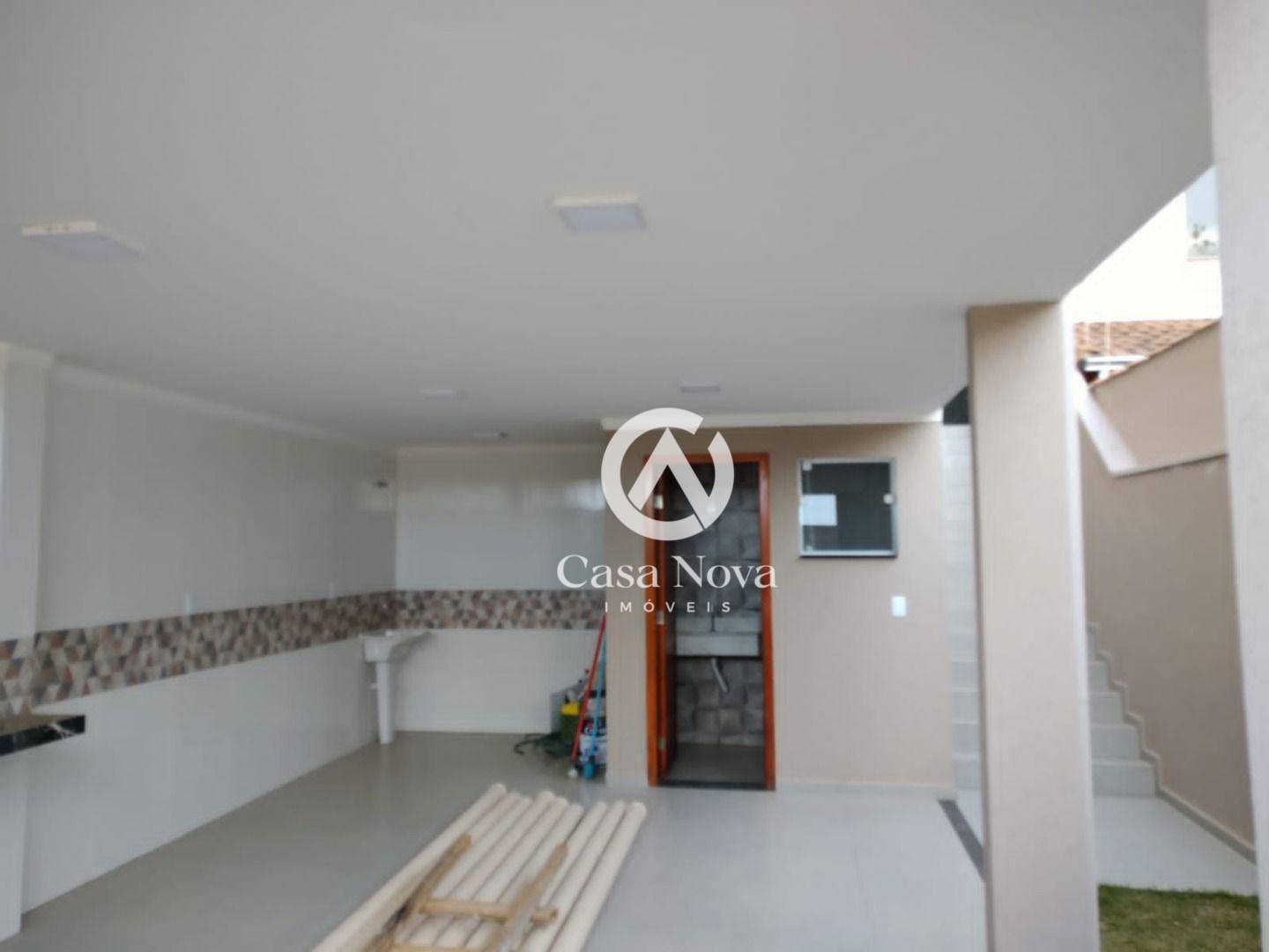 Casa à venda com 3 quartos, 130m² - Foto 1