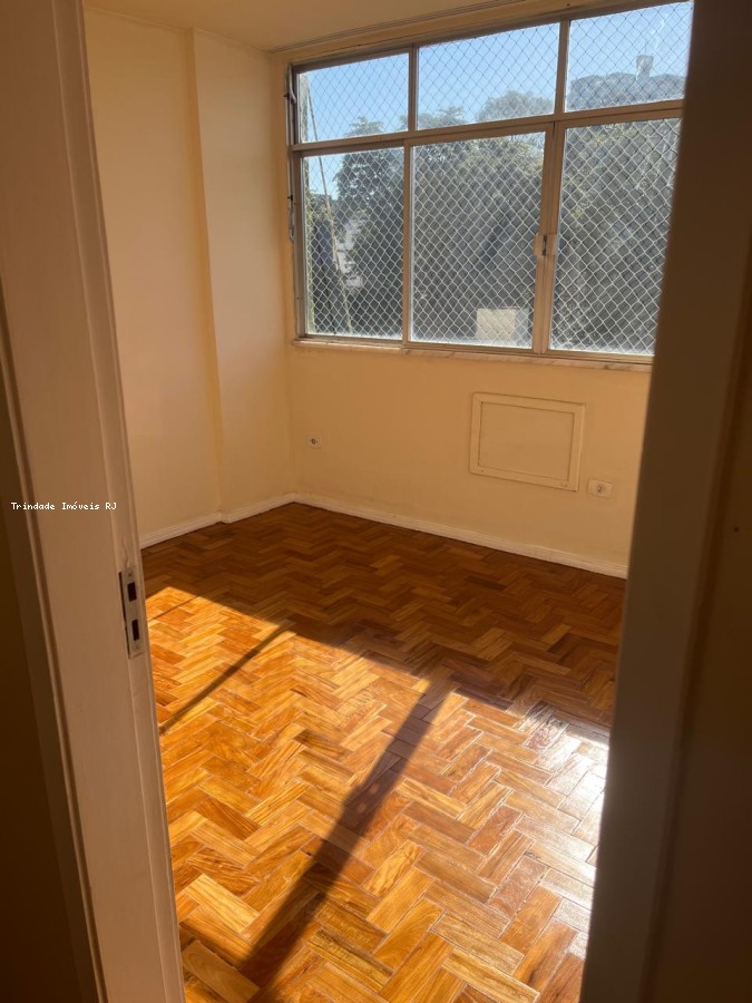 Apartamento à venda com 3 quartos, 95m² - Foto 9