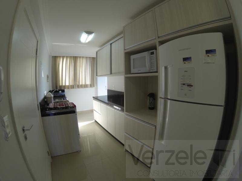 Apartamento à venda com 4 quartos, 180m² - Foto 10