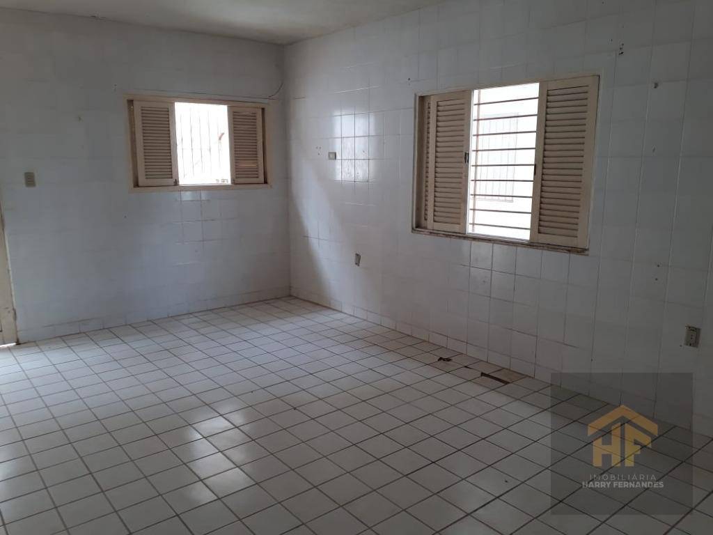 Casa à venda com 3 quartos, 228m² - Foto 17