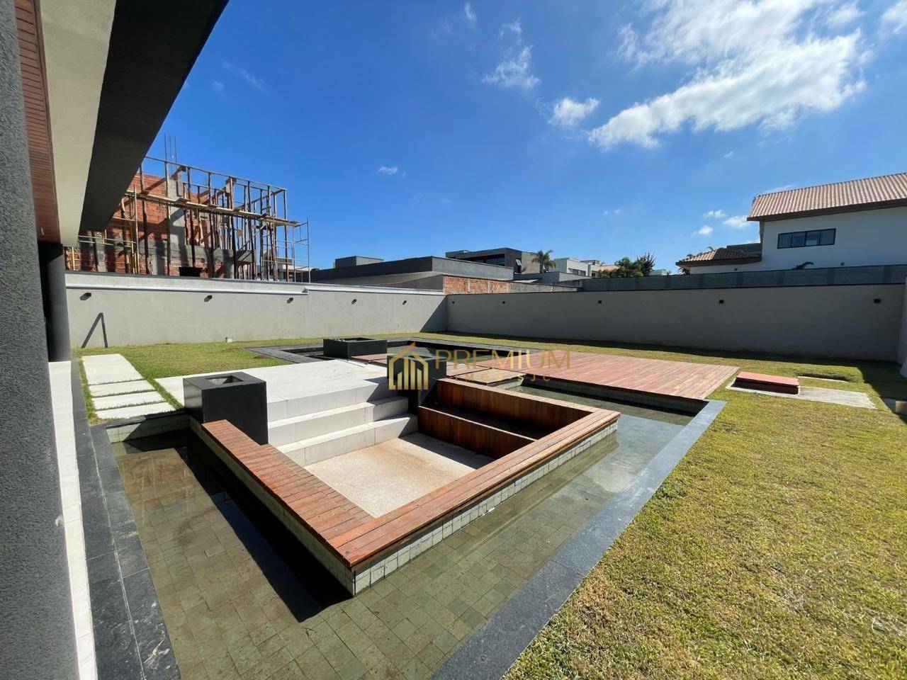 Sobrado à venda com 4 quartos, 360m² - Foto 4