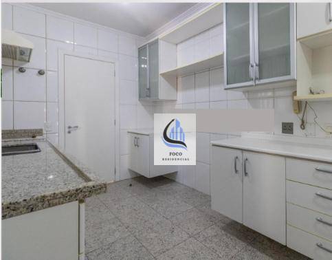 Apartamento à venda com 3 quartos, 167m² - Foto 11