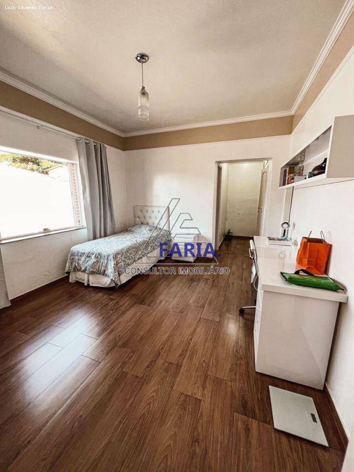 Casa à venda com 5 quartos, 280m² - Foto 8