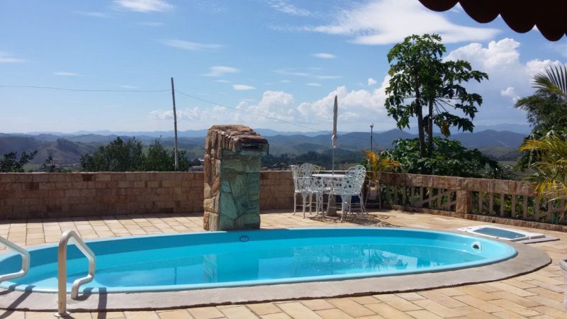 Chácara à venda com 4 quartos, 250m² - Foto 1
