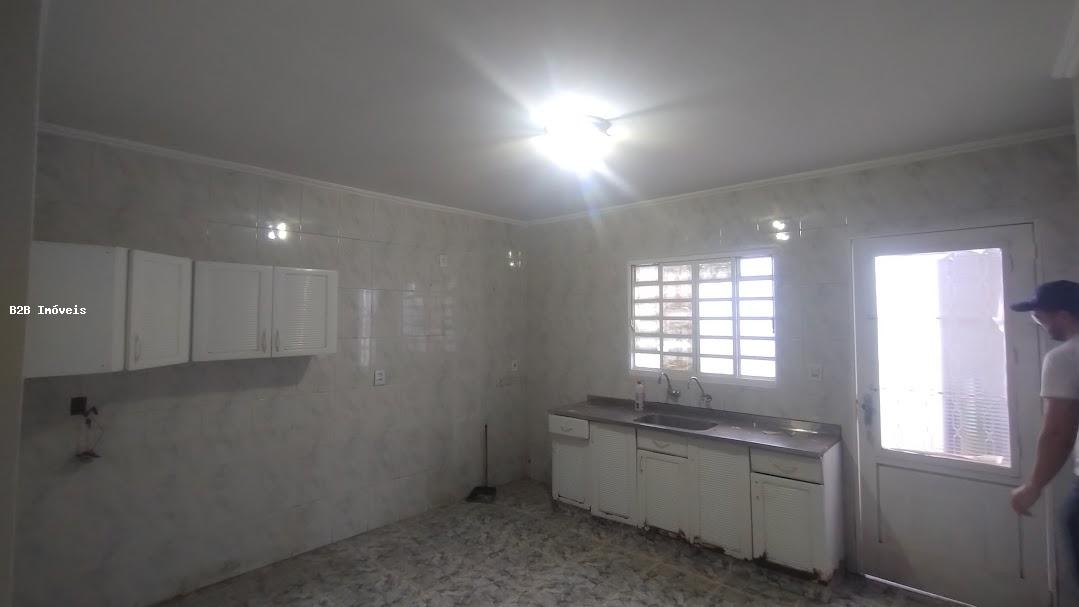 Casa à venda com 3 quartos, 190m² - Foto 9