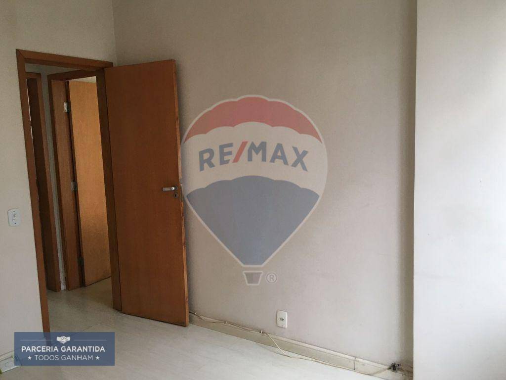 Apartamento à venda com 2 quartos, 78m² - Foto 12