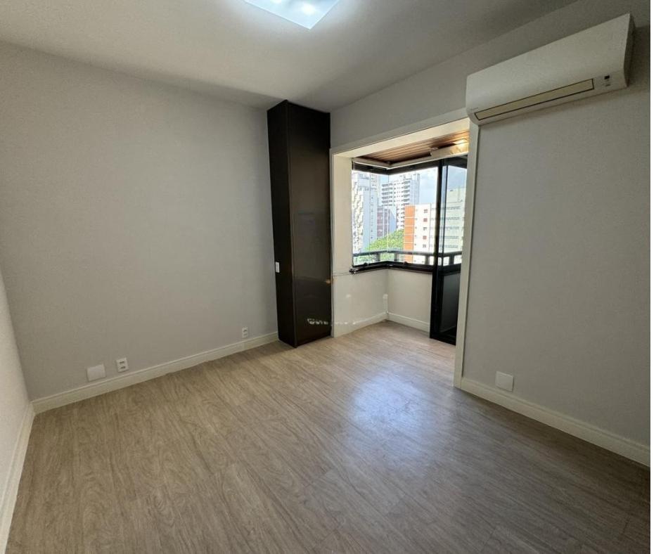 Apartamento à venda com 4 quartos, 226m² - Foto 16