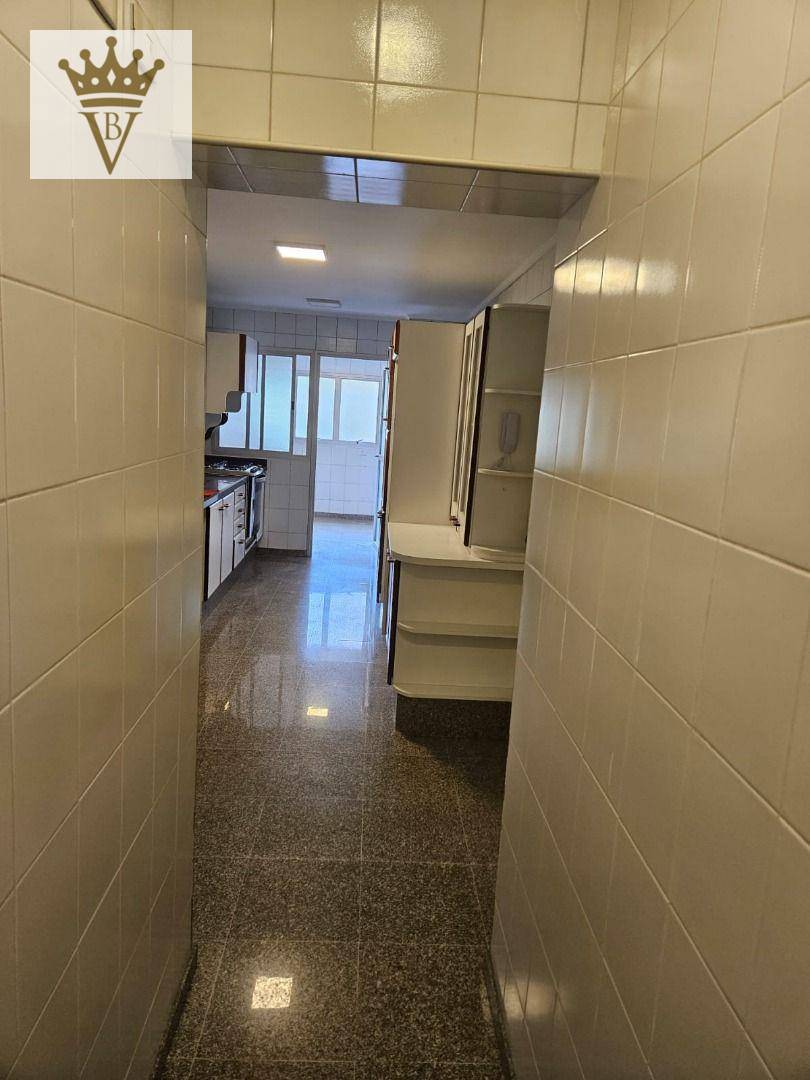 Apartamento para alugar com 3 quartos, 175m² - Foto 32