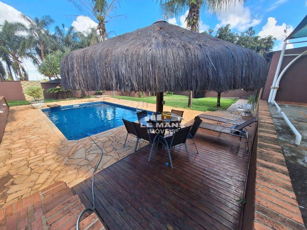 Chácara, 3 quartos, 1121 m² - Foto 1