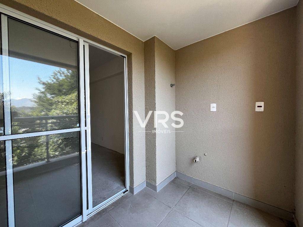 Apartamento à venda com 2 quartos, 60m² - Foto 4