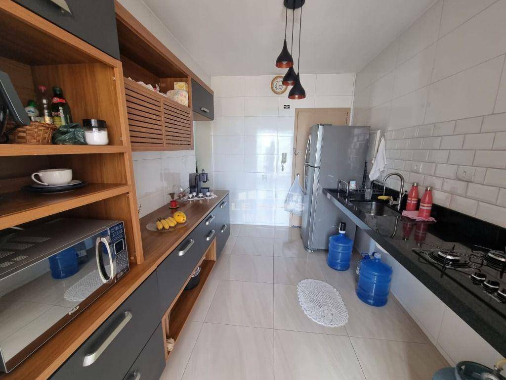 Apartamento à venda com 3 quartos, 95m² - Foto 3