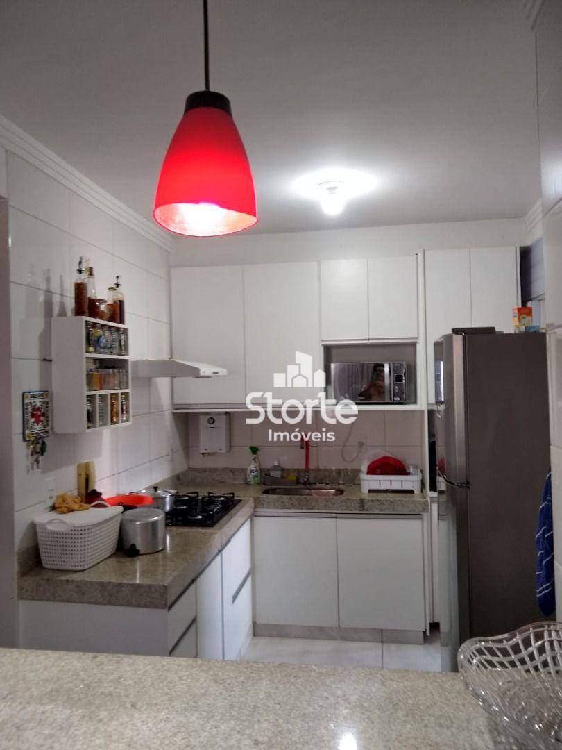 Apartamento à venda com 3 quartos, 64m² - Foto 2